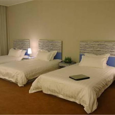 The Land Hotel Shanghai Exterior photo