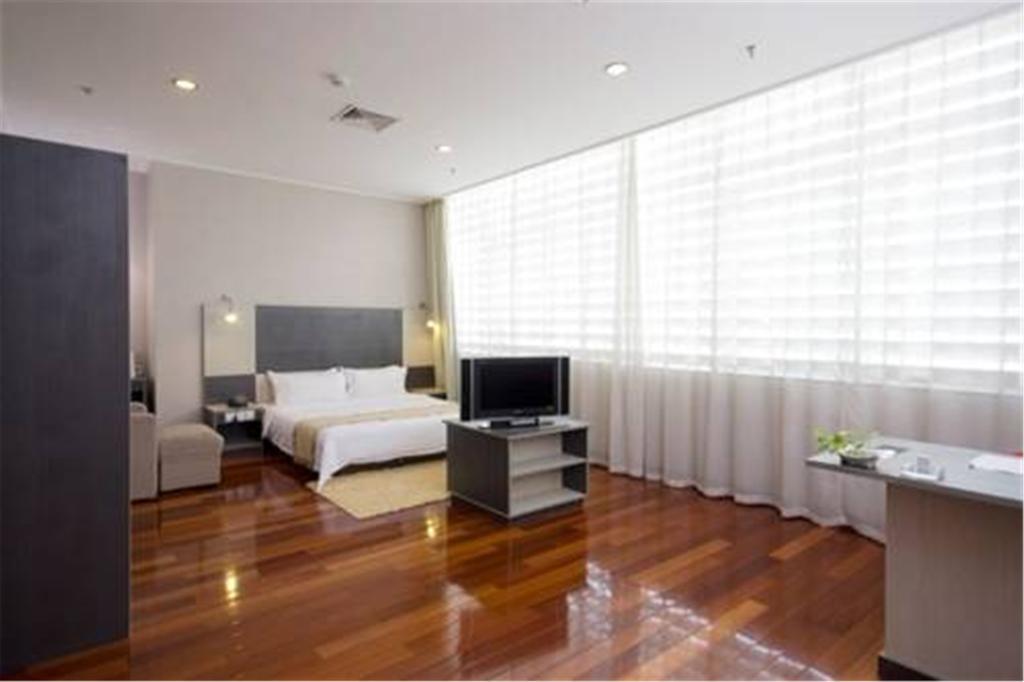 The Land Hotel Shanghai Exterior photo